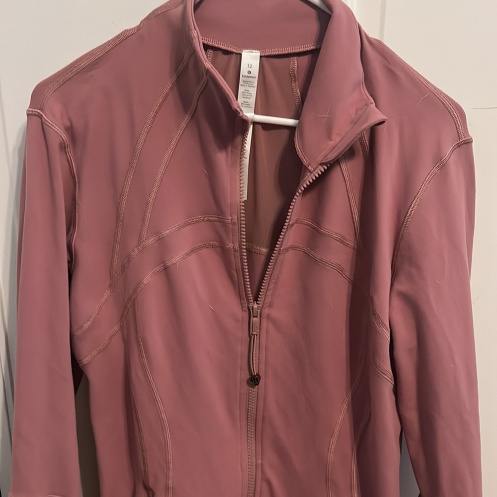 Lululemon Define Jacket in Rose. Size 12